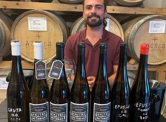 André und die Entre Pedras Wein-Range